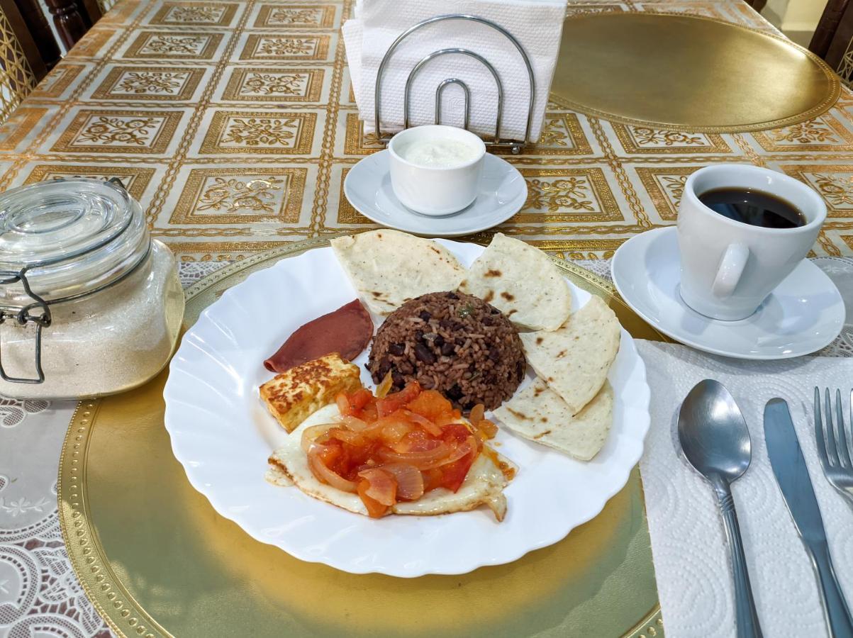 Hotel Fuente De Paz Managua Buitenkant foto